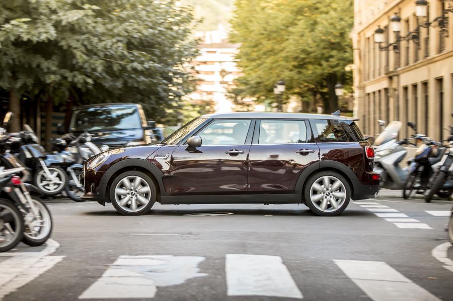  Mini Cooper D Clubman 2015 года  (UK) (фото 76 из 127)